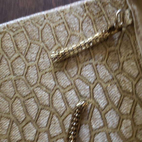 Vintage Lion Medallion Beaded Clutch - Picture 6 of 6